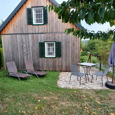 Tiny Lavender House Blütenstöckl Ferienhaus *
